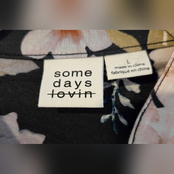 Somedays Lovin Floral Tie neck blouse - Picture 9 of 9